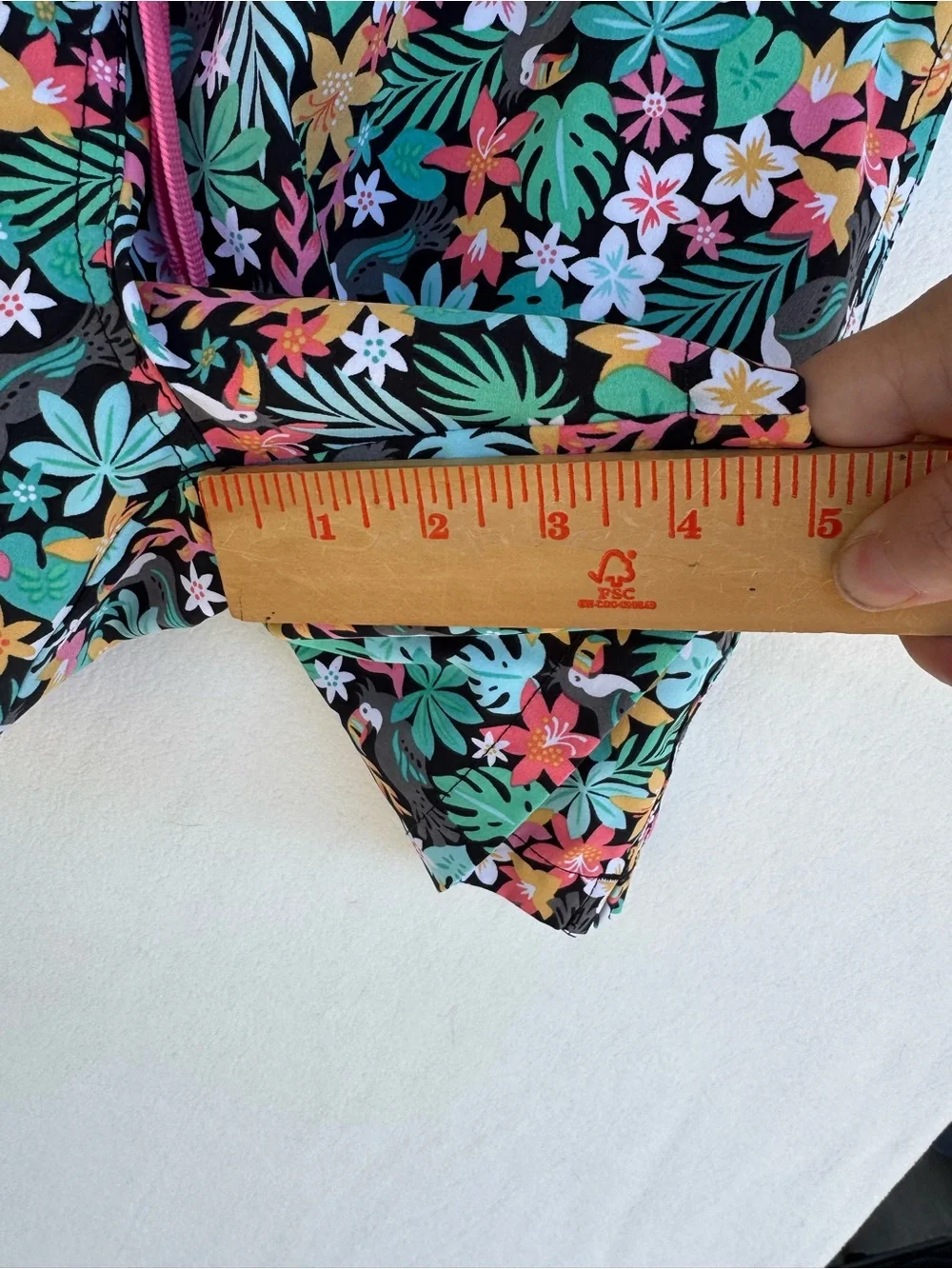 Chubbies The Bloomerangs Tropical Toucan Swim Trunks Men’s Small 5.5”